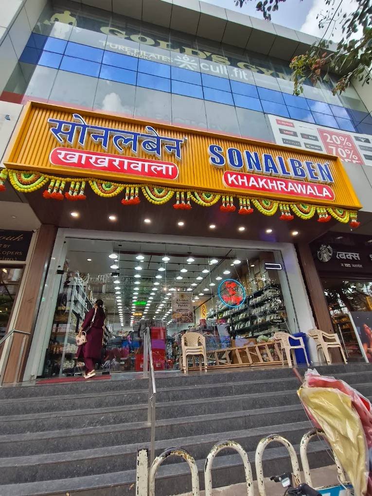Kandivali West